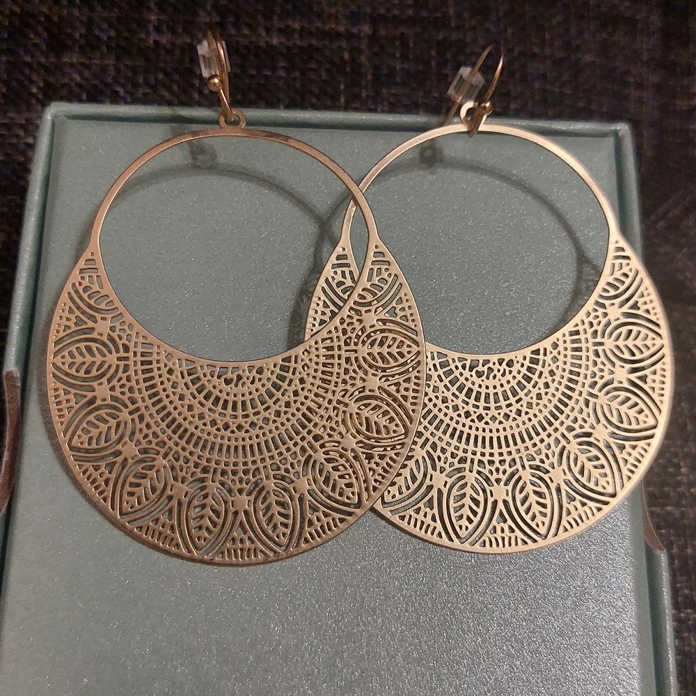 Gold Tone Filagree Drop Style Earrings